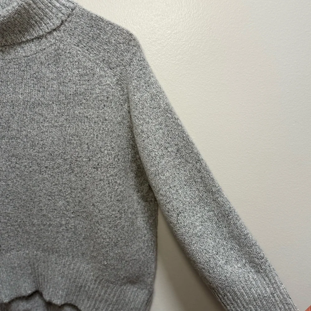Oversized light grey turtleneck chunky knit sweater small minimal Scandinavian - Picture 6 of 9